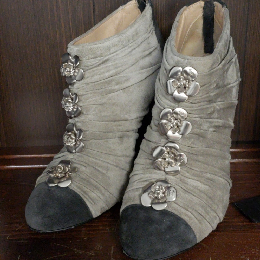 Chanel grey/black suede booties